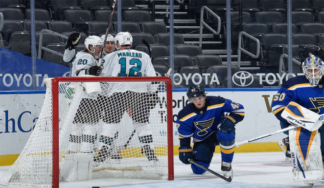 Sharks even record with 2-1 shootout win against Blues