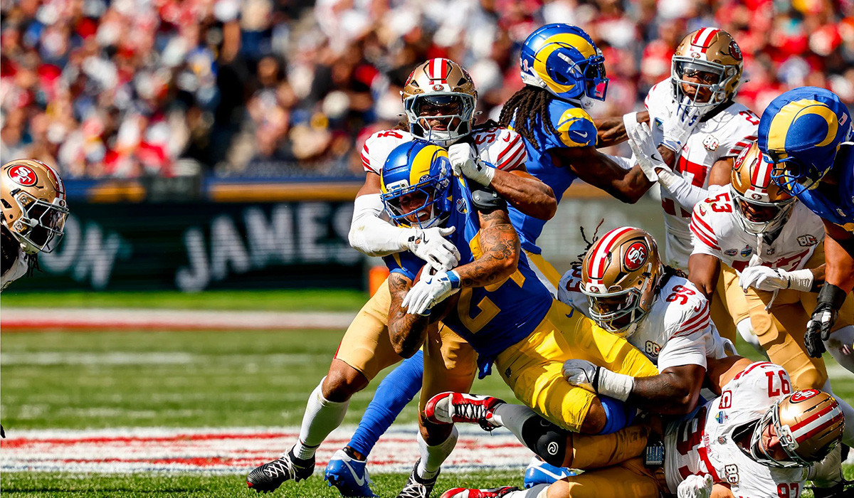 49ers display the thunder in Down Under in season opening rout