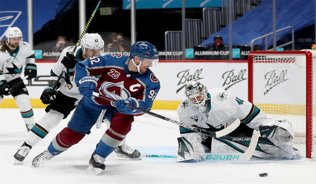 Avalanche lay a 7-3 smackdown on Sharks