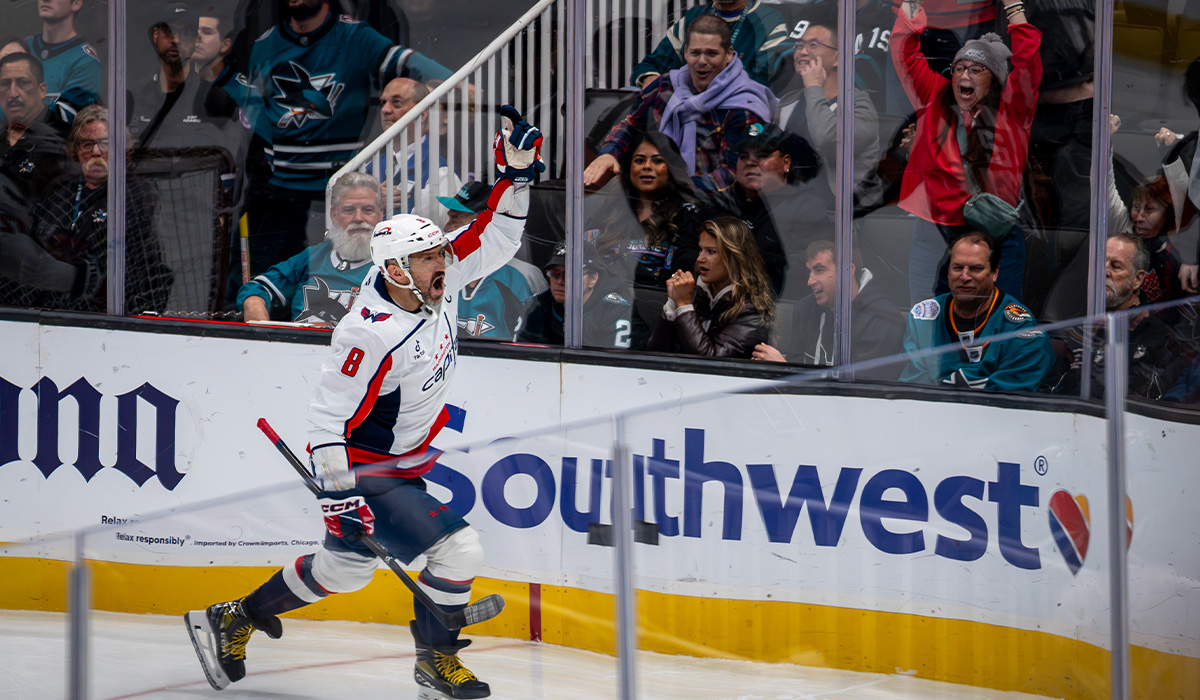 Ovechkin shines in 7-1 rout of Sharks